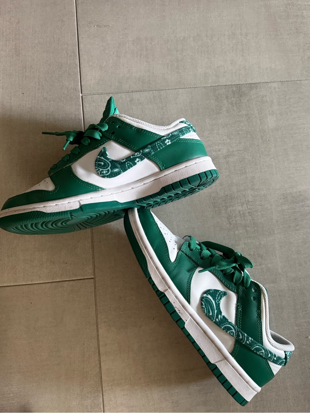 Nike paisley green & White Low-Top Dunks